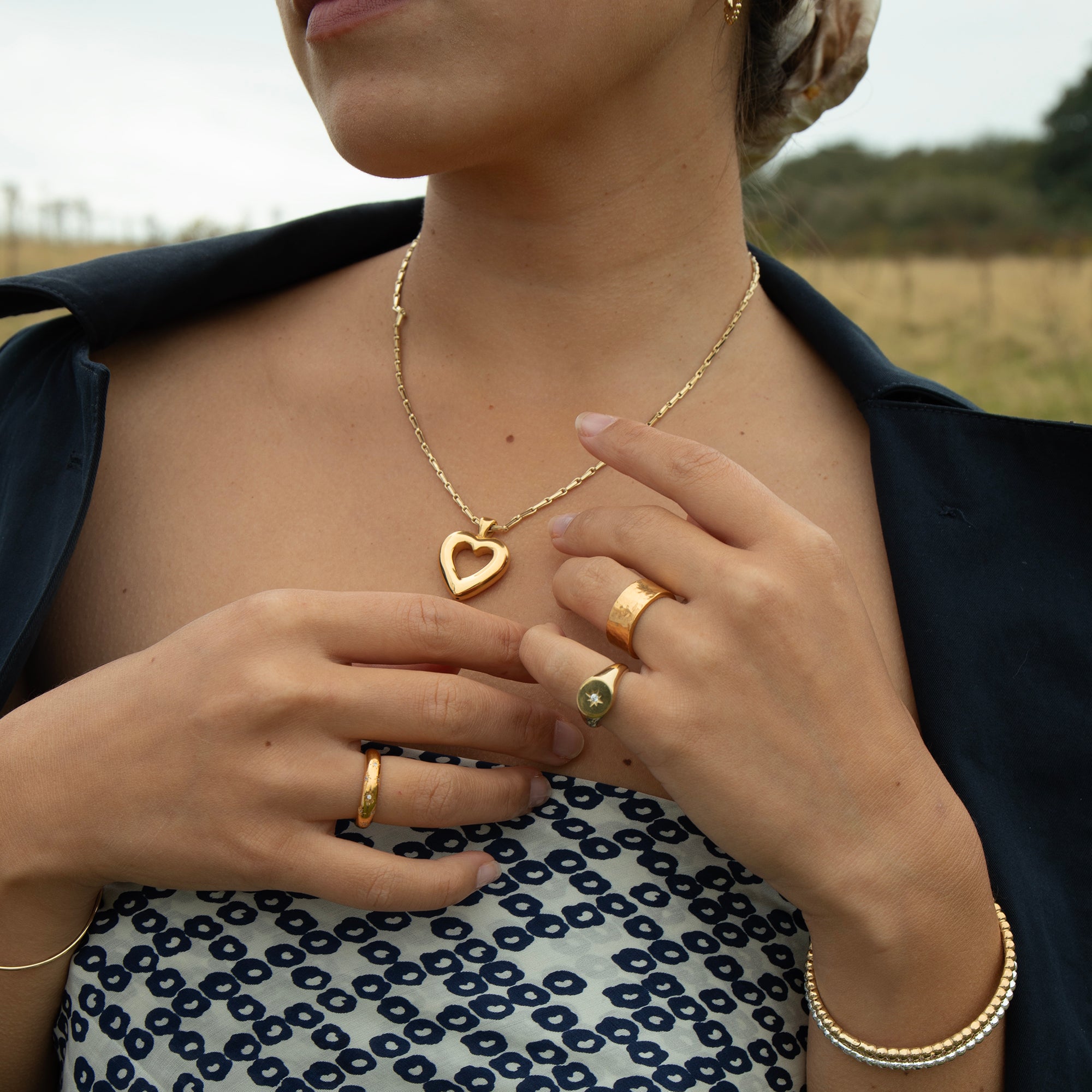 gold star signet ring - seolgold